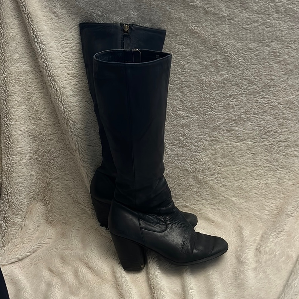 BP black leather boots